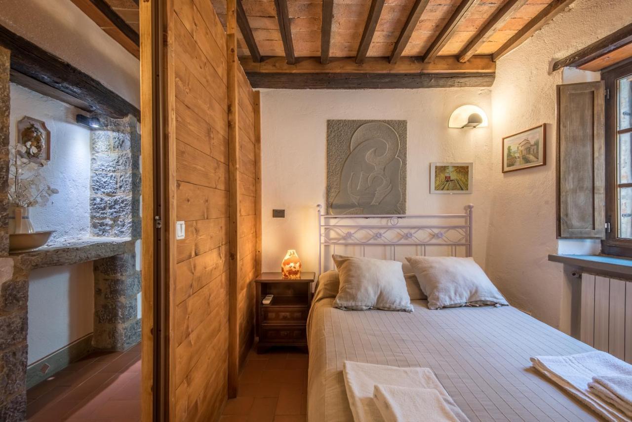 Casale Rosennano - Loggia Apartment Luaran gambar