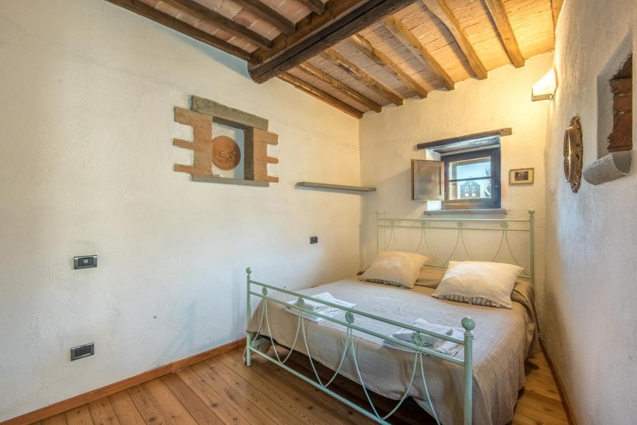 Casale Rosennano - Loggia Apartment Luaran gambar
